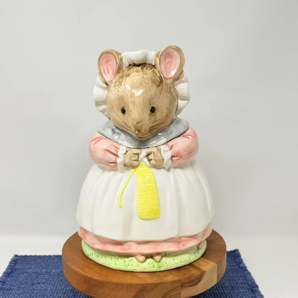 Vintage MCM Lady Mouse With Hat & Apron Ceramic Cooke Jar